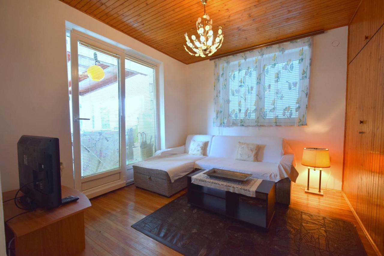 Apartment Angela Малинска Екстериор снимка