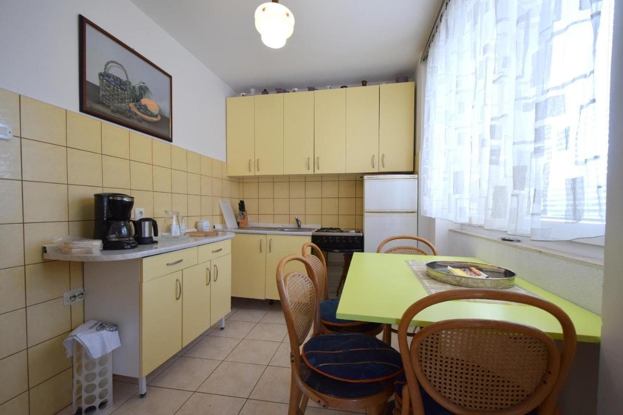 Apartment Angela Малинска Екстериор снимка