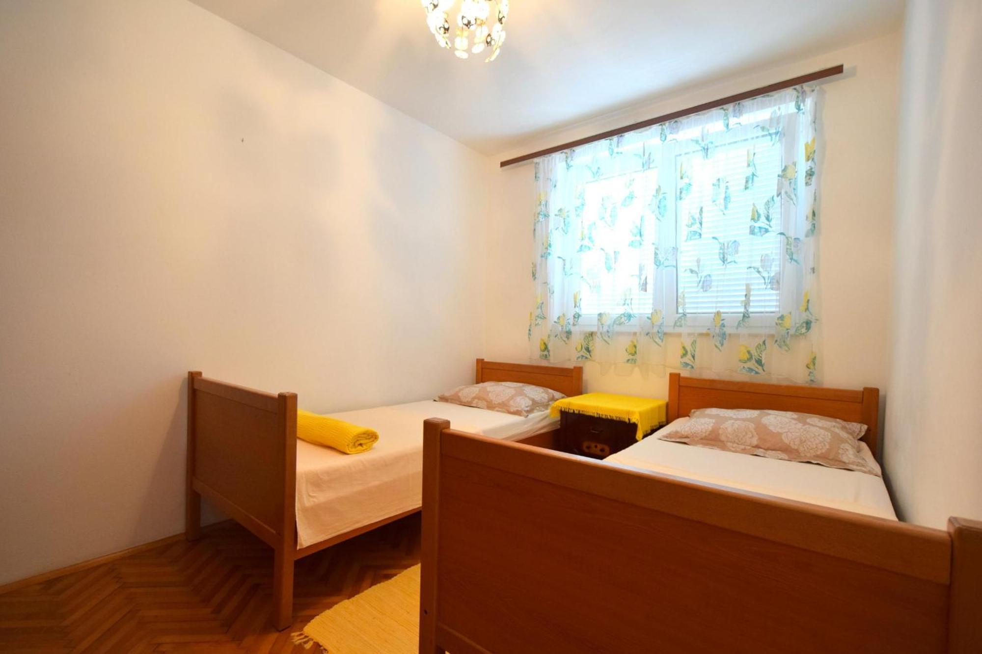 Apartment Angela Малинска Екстериор снимка