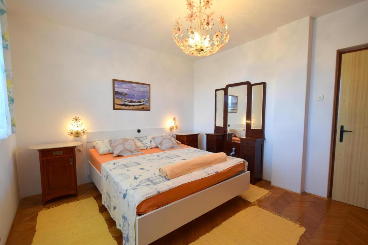 Apartment Angela Малинска Екстериор снимка