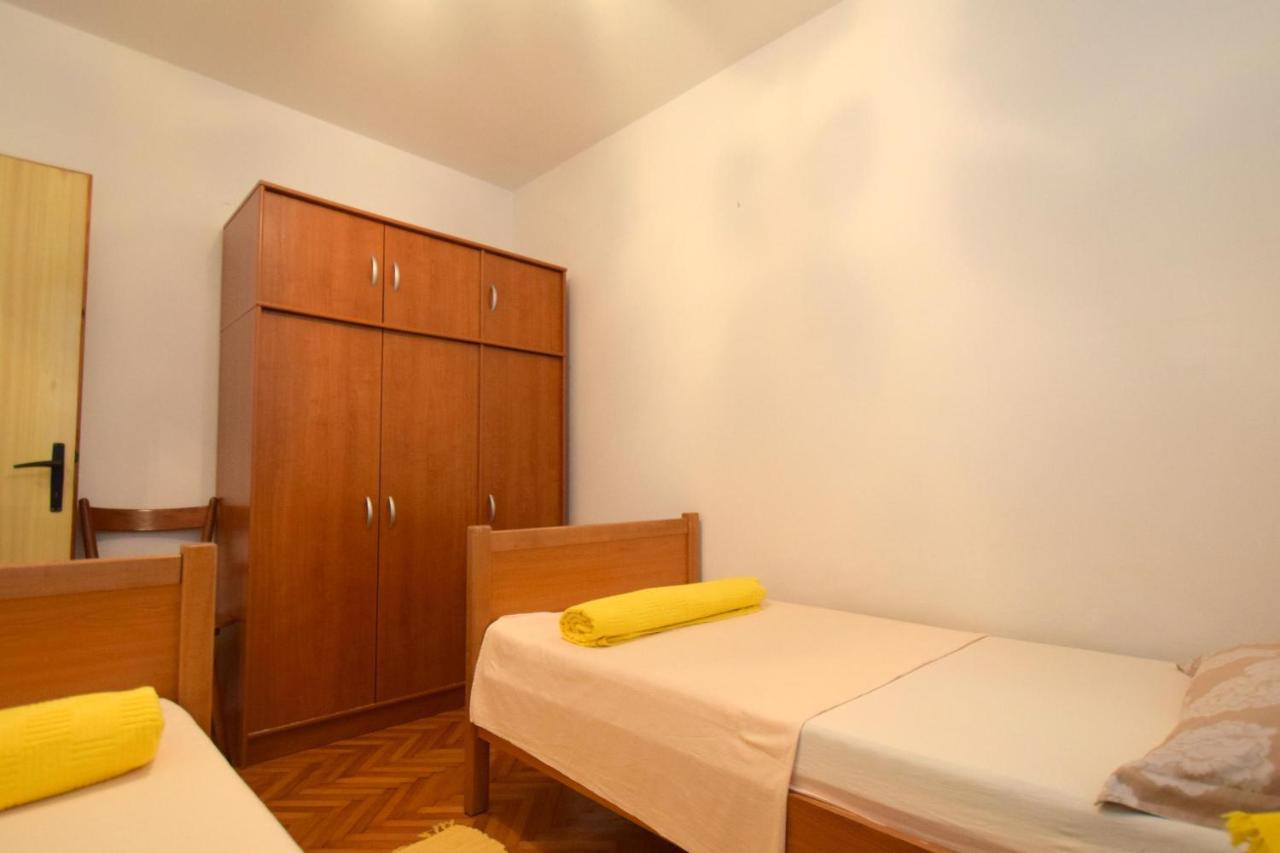 Apartment Angela Малинска Екстериор снимка